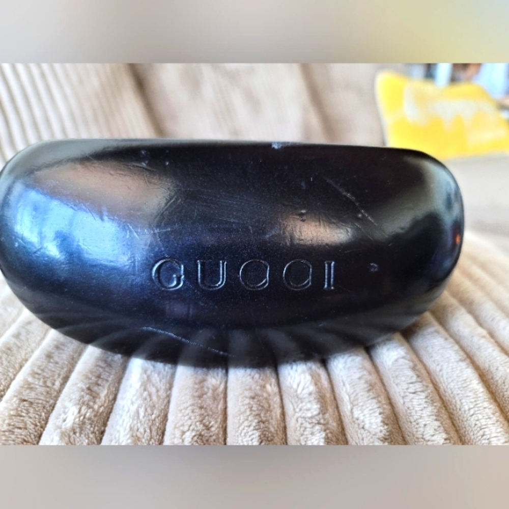 STUNNING GUCCI SUNGLASSES